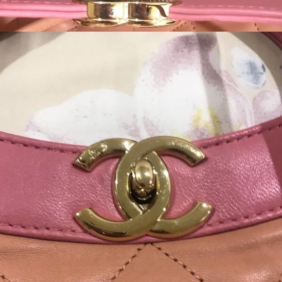 CHANEL RUNWAY BAG - Picture 3 of 8